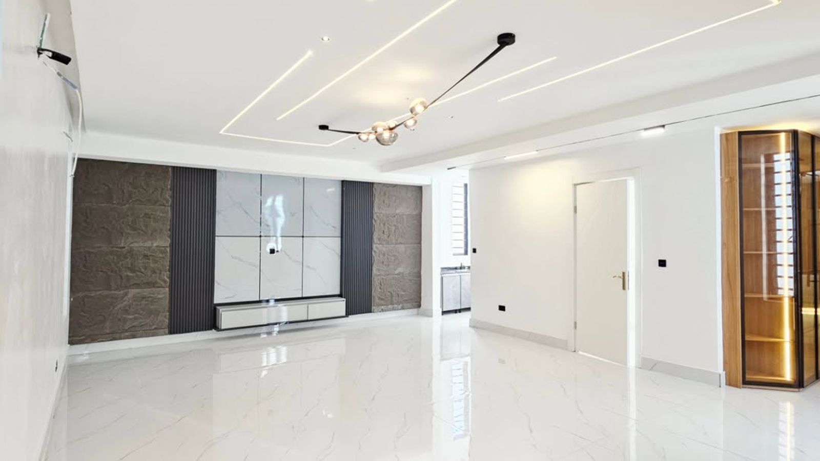 5 Bedroom Fully Detached Duplex