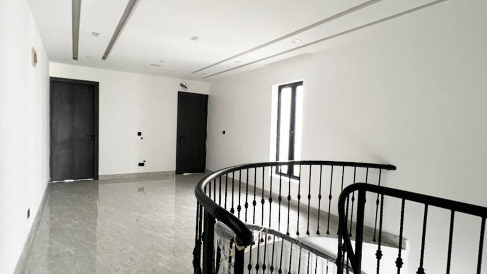 5 Bedroom Fully Detached Duplex