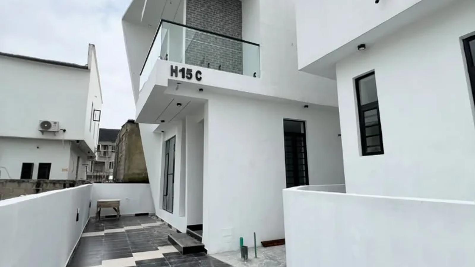 4 Bedroom Fully Detached Duplex