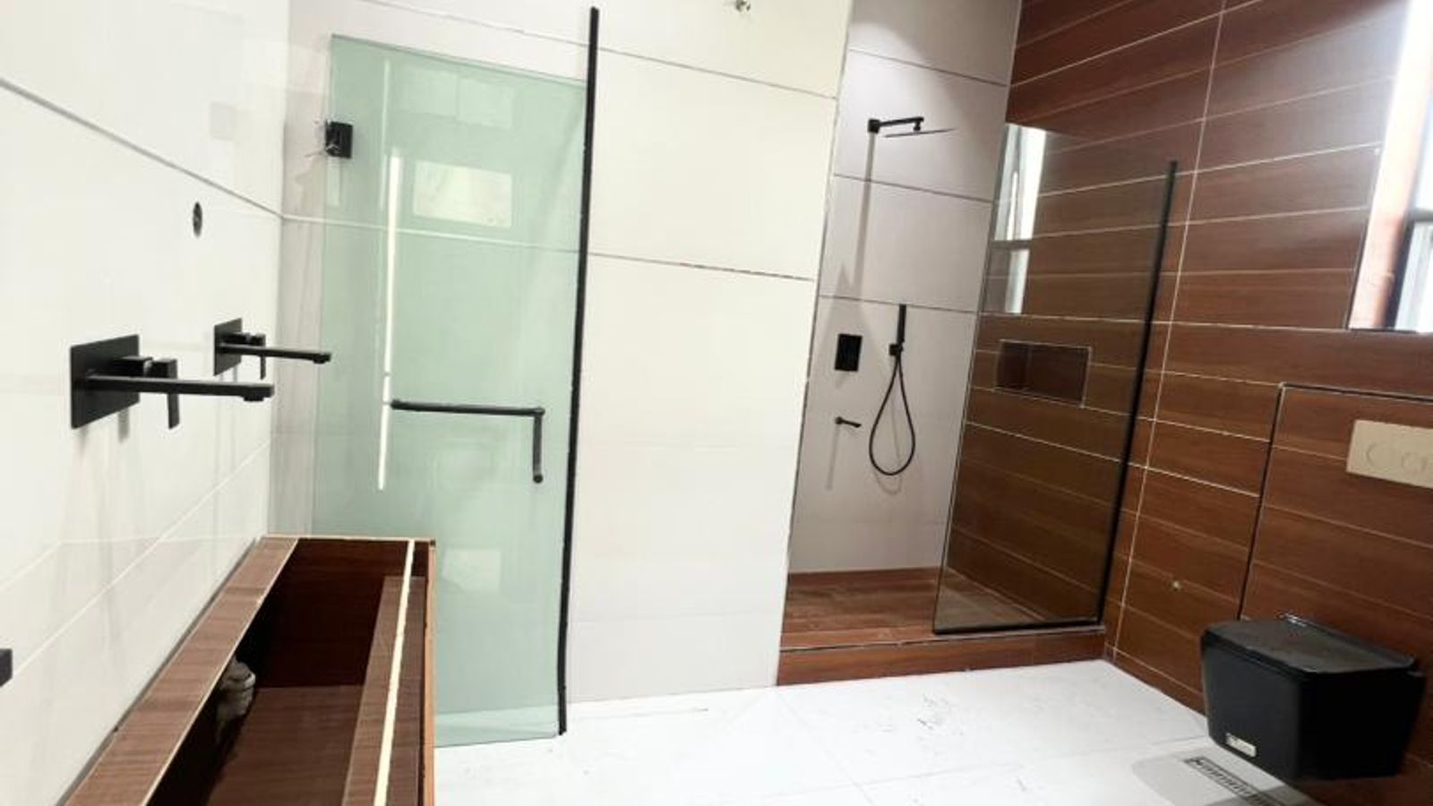 5 Bedroom Fully Detached Duplex