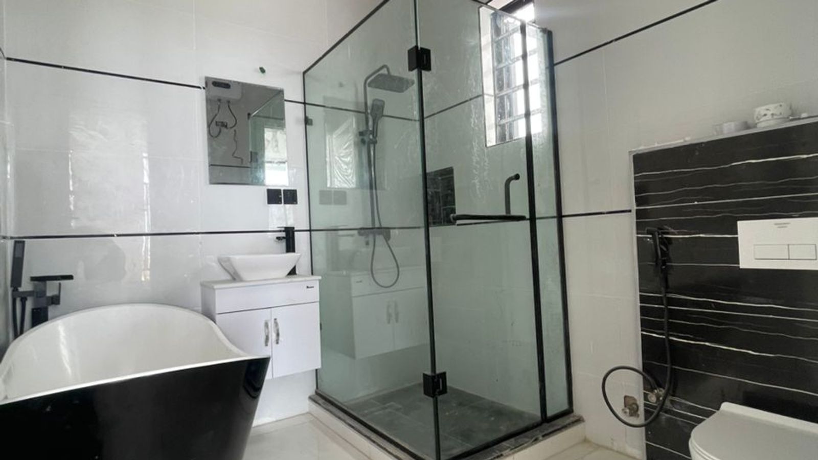5 Bedroom Fully Detached Duplex