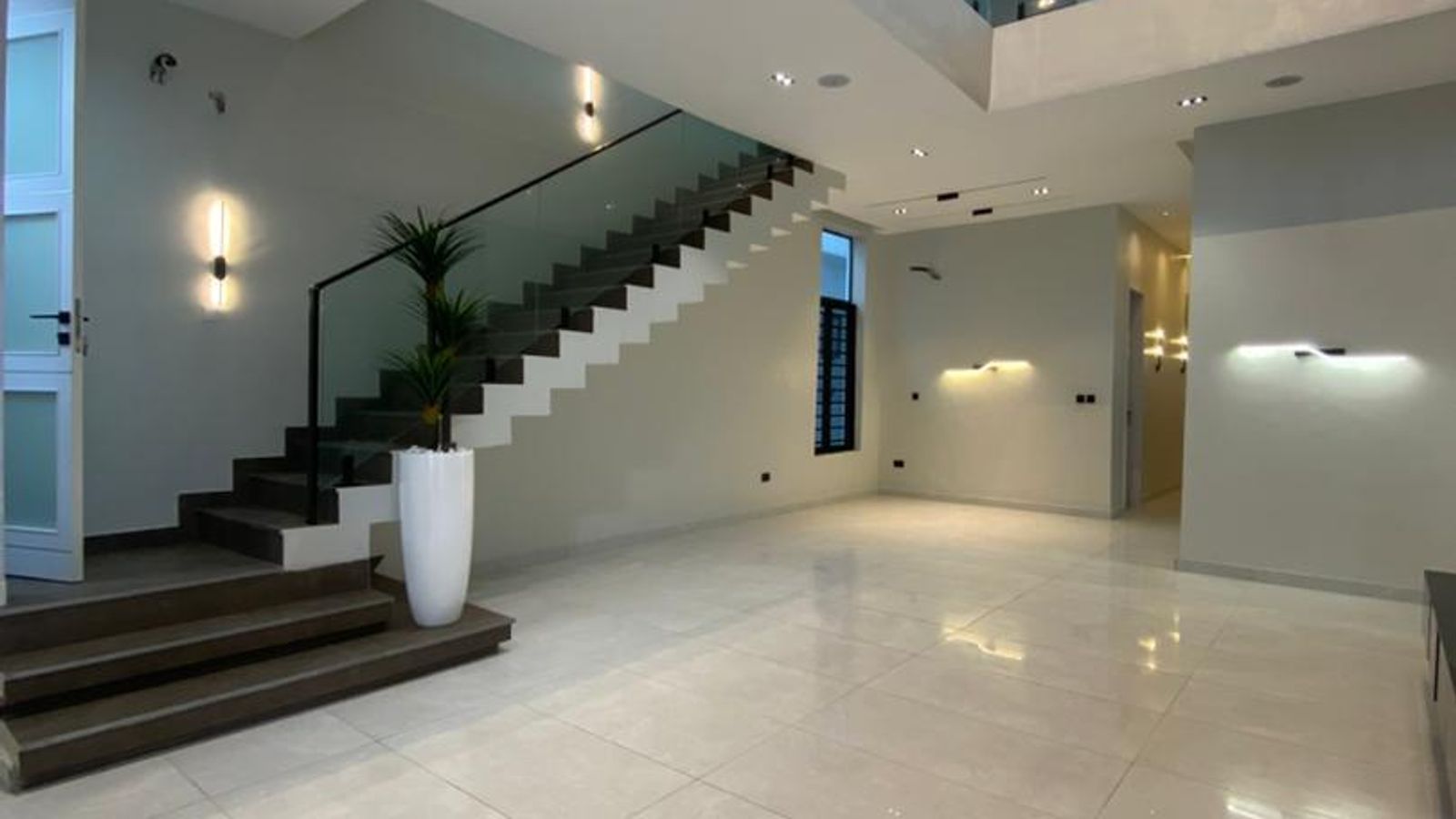 5 Bedroom Fully Detached Duplex