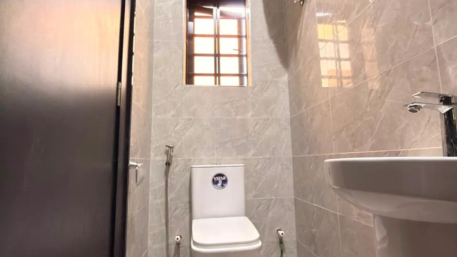 5 Bedroom Fully Detached Duplex