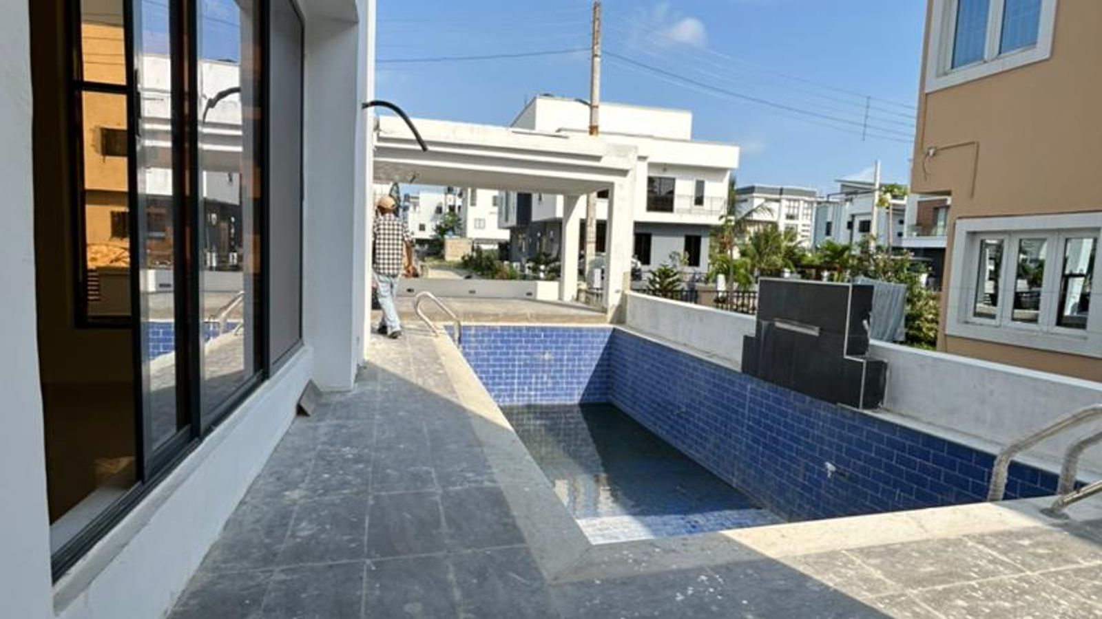 6 Bedroom Fully Detached Duplex