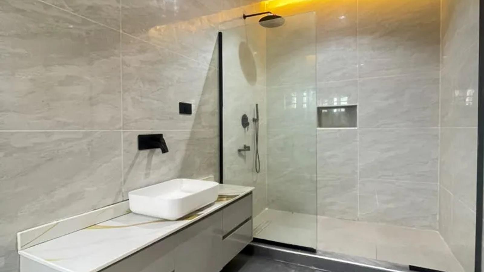 4 BEDROOM SEMI-DETACHED DUPLEX WITH BQ
