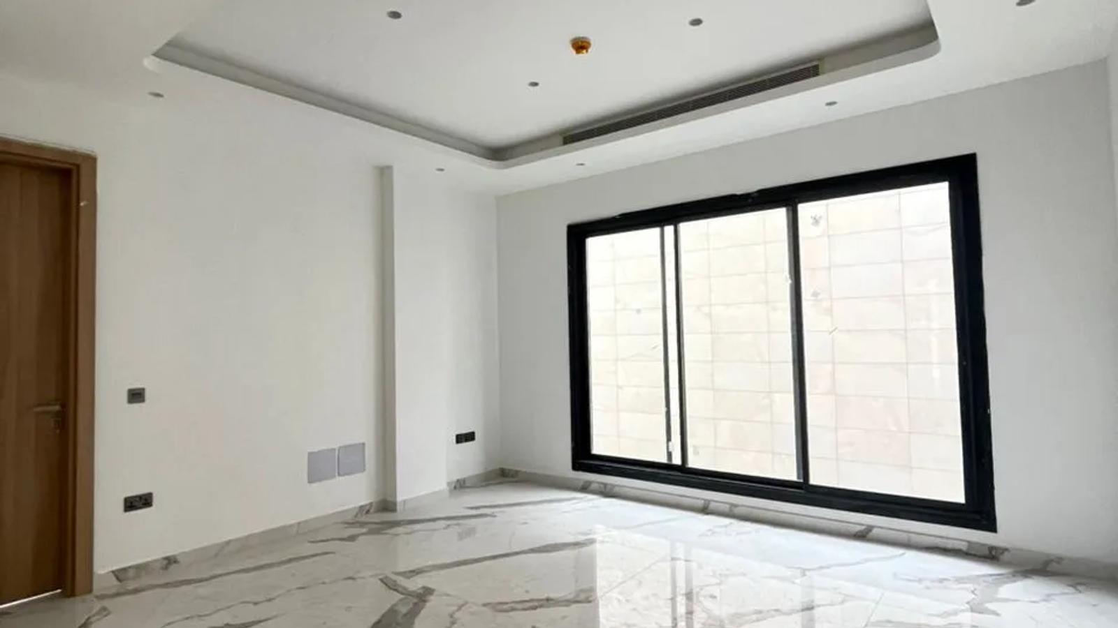 5 Bedroom Fully Detached Duplex