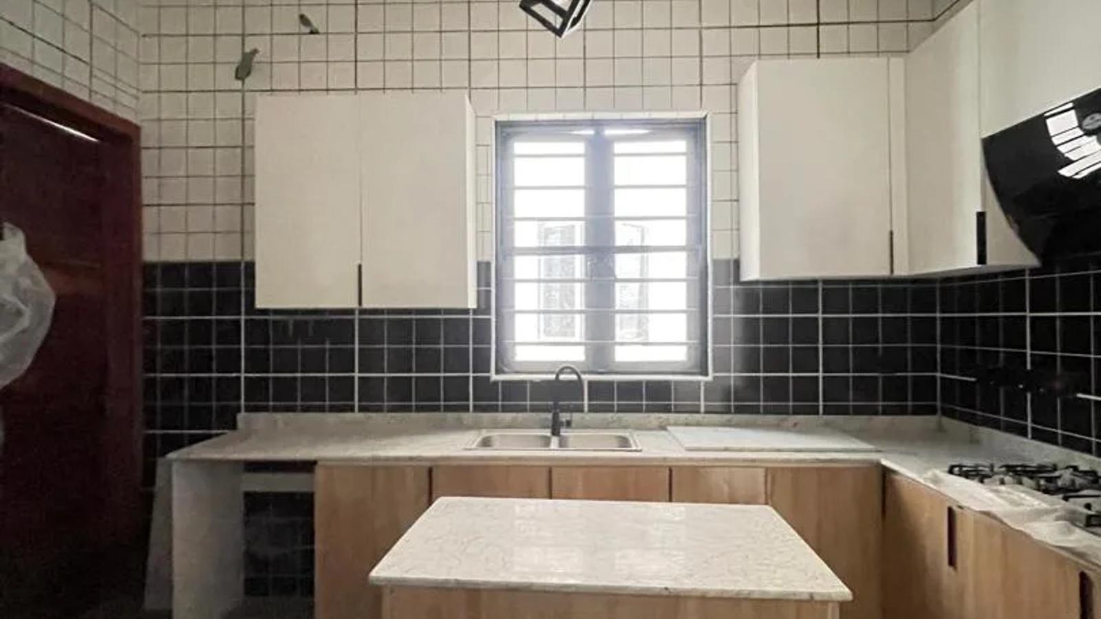5 Bedroom Semi Detached Duplex