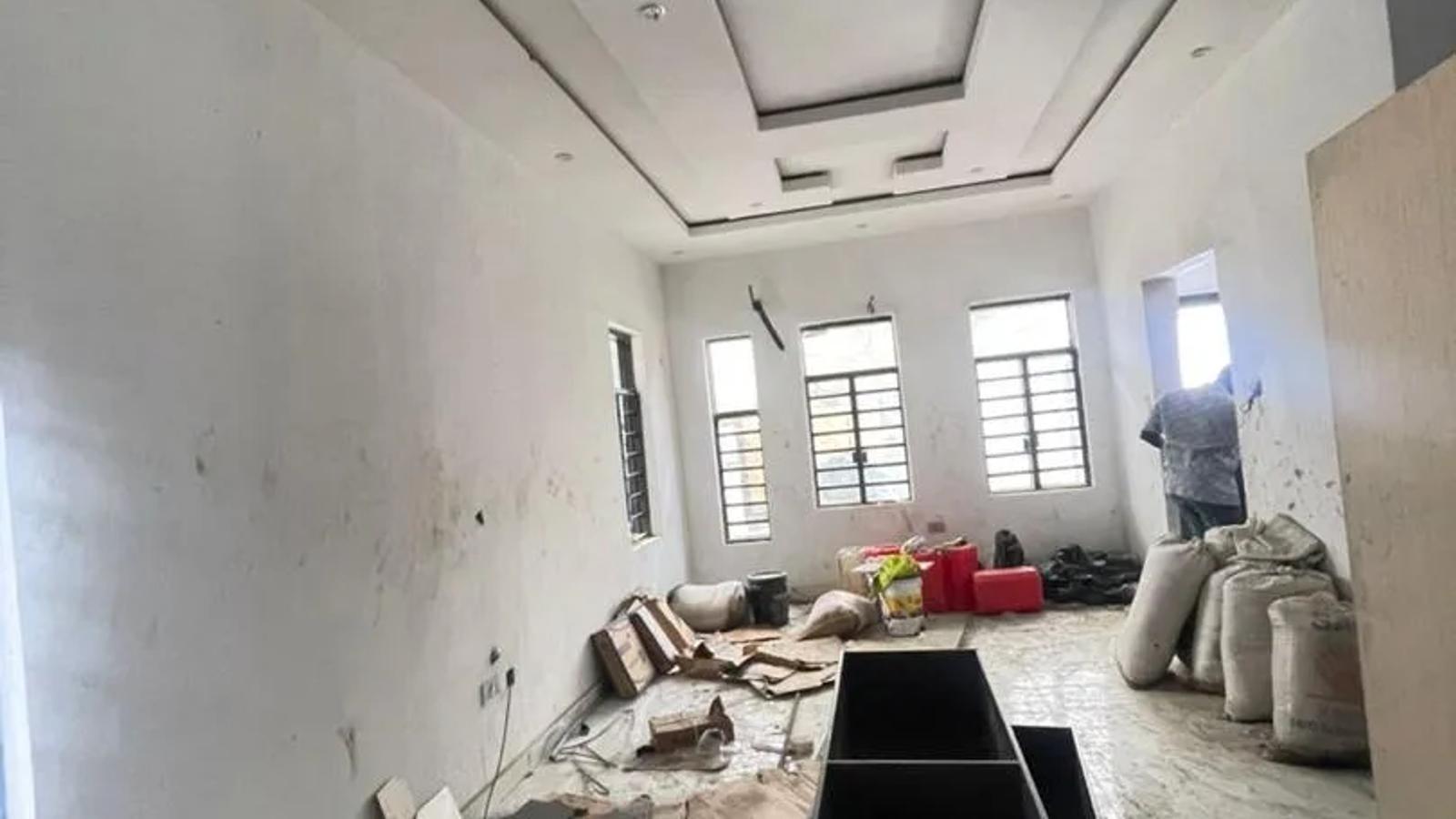 5 Bedroom Fully Detached Duplex