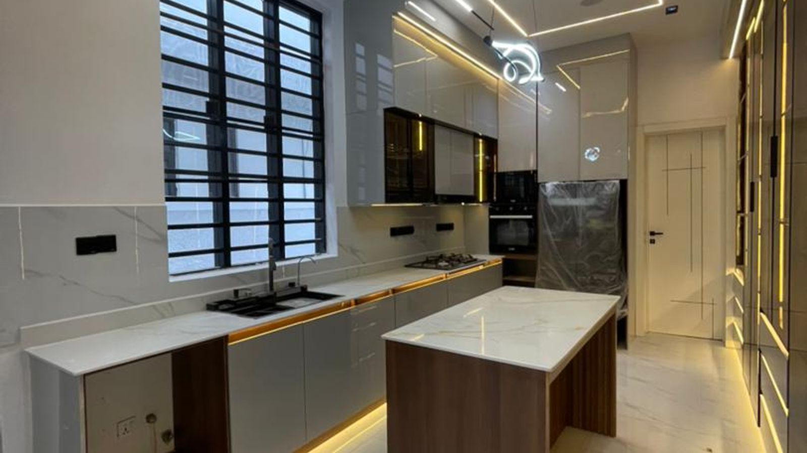 5 Bedroom Fully Detached Duplex