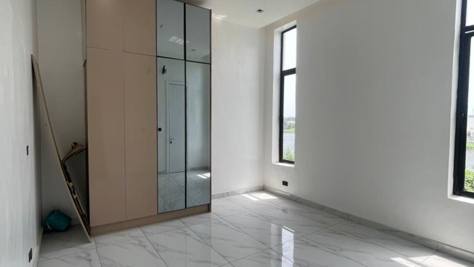 5 Bedroom Fully Detached Duplex
