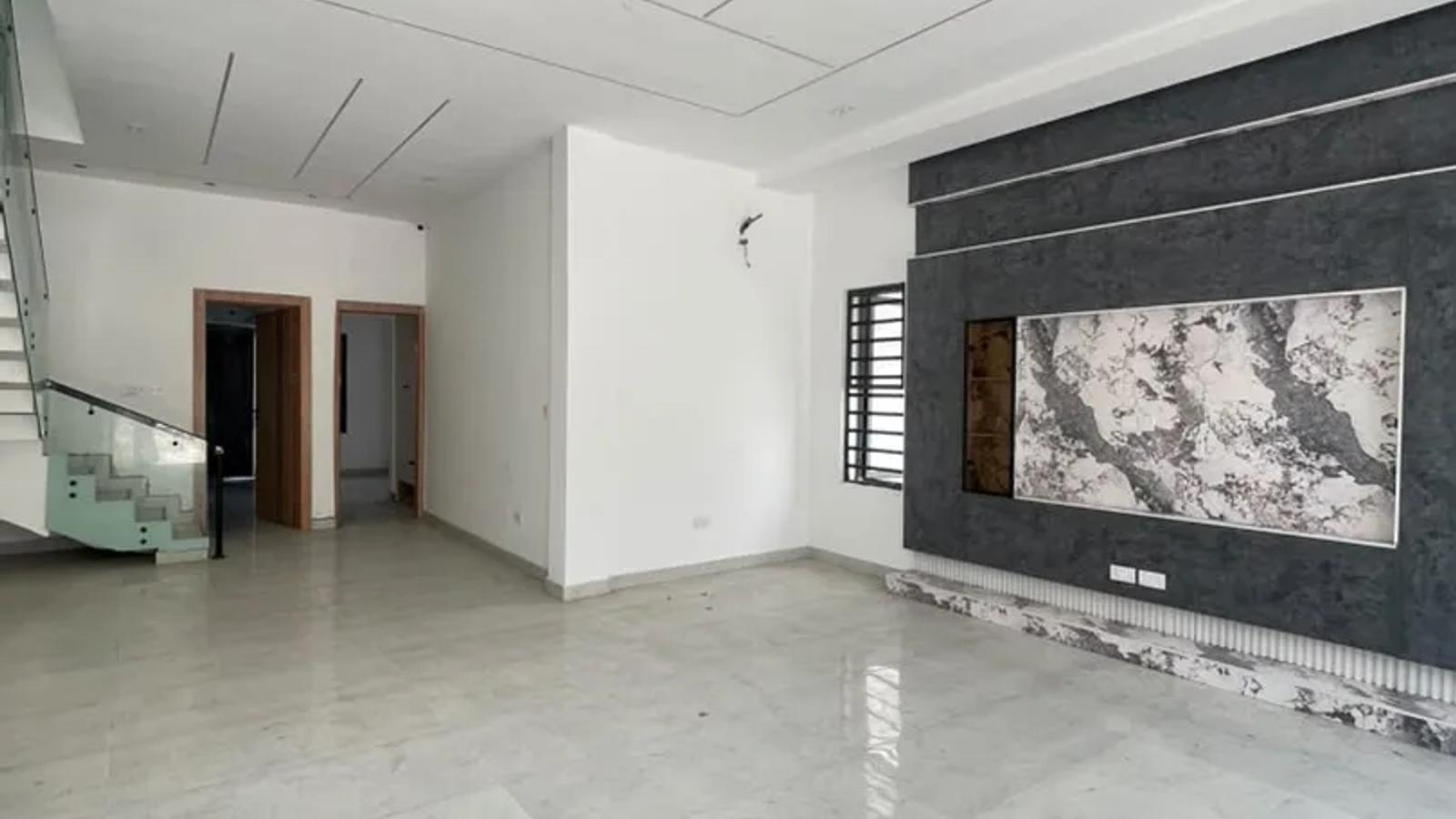 4 BEDROOM SEMI-DETACHED DUPLEX WITH BQ