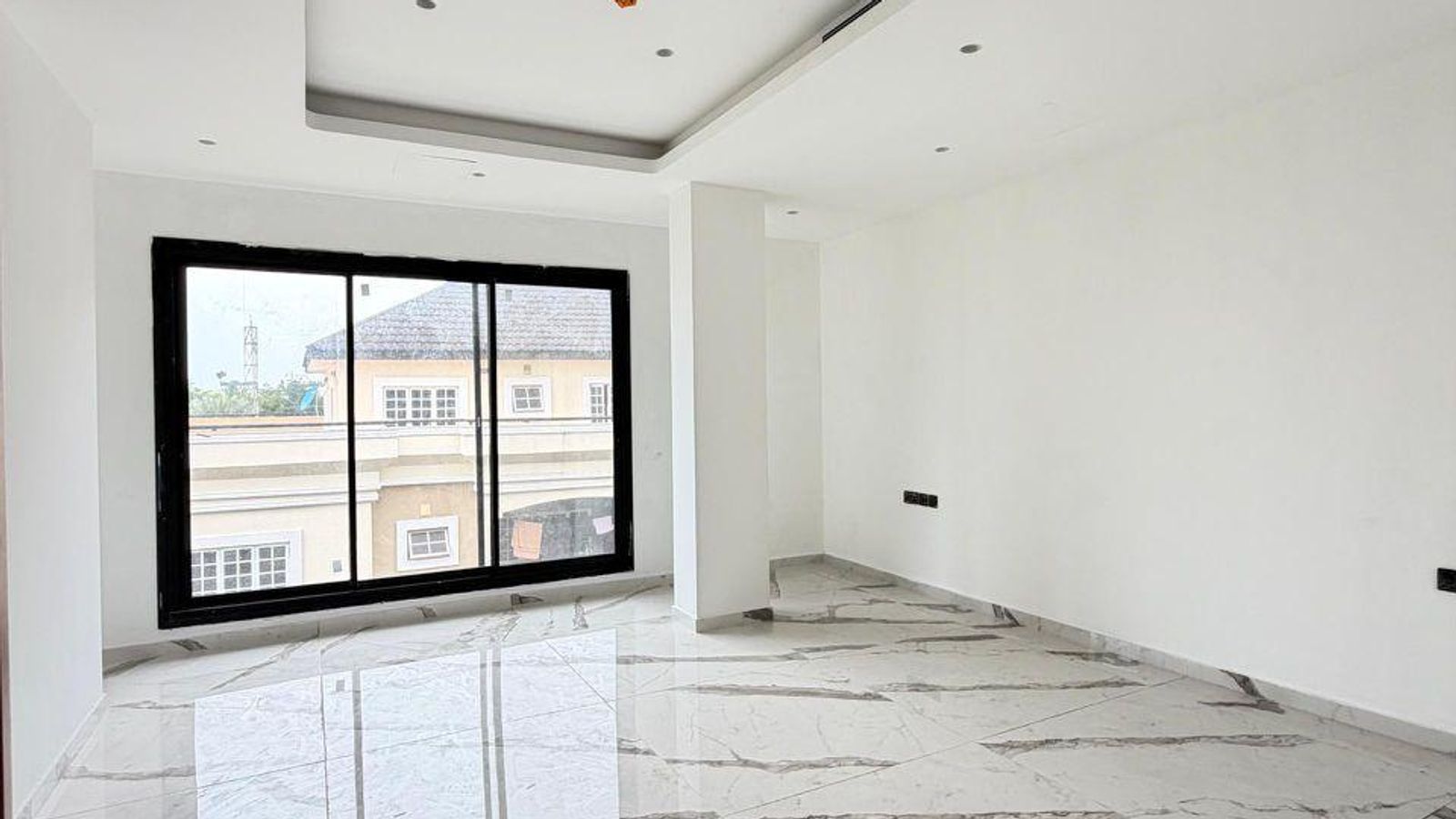 5 Bedroom Fully Detached Duplex