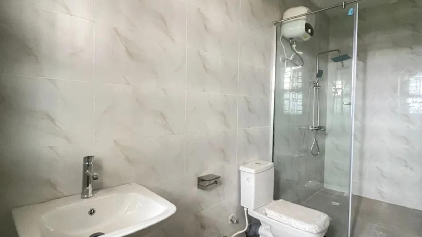4 BEDROOM SEMI-DETACHED DUPLEX WITH BQ