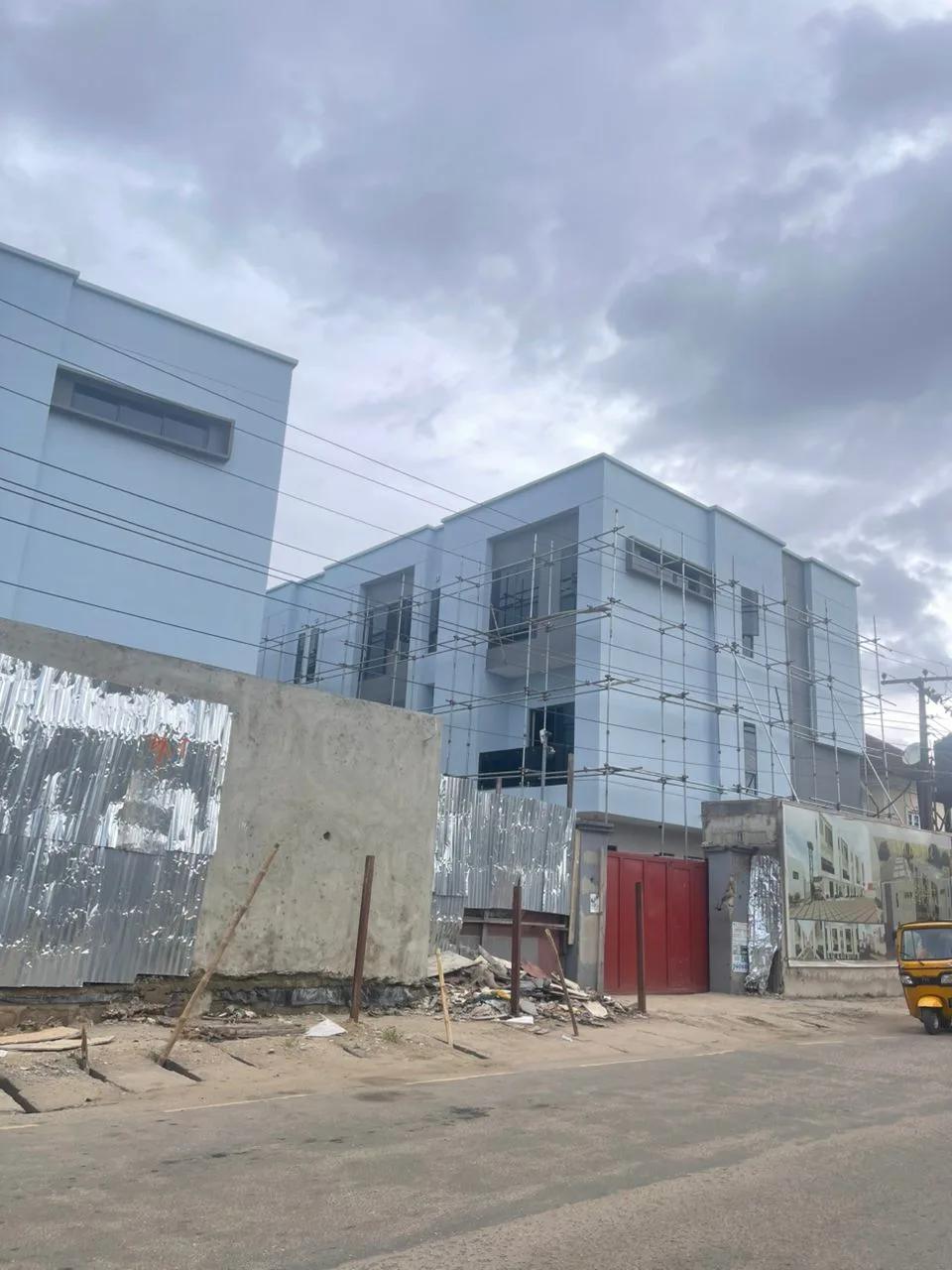 4 BEDROOM TERRACE WITH BQ