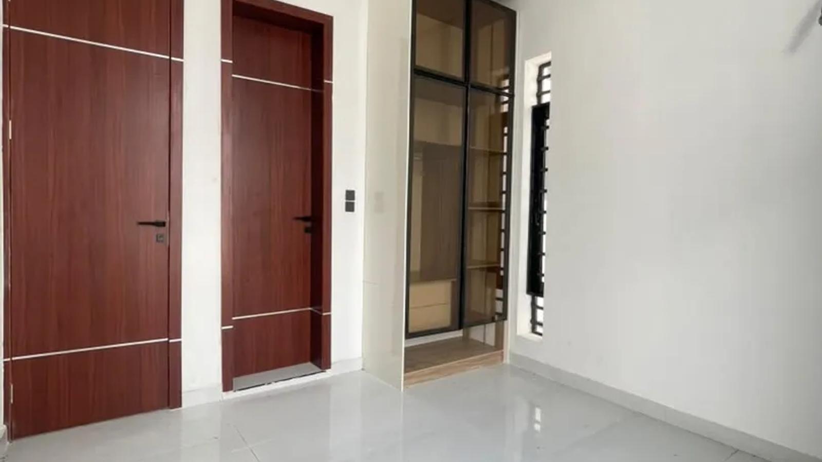 5 BEDROOM FULLY DETACHED DUPLEX WITH BQ