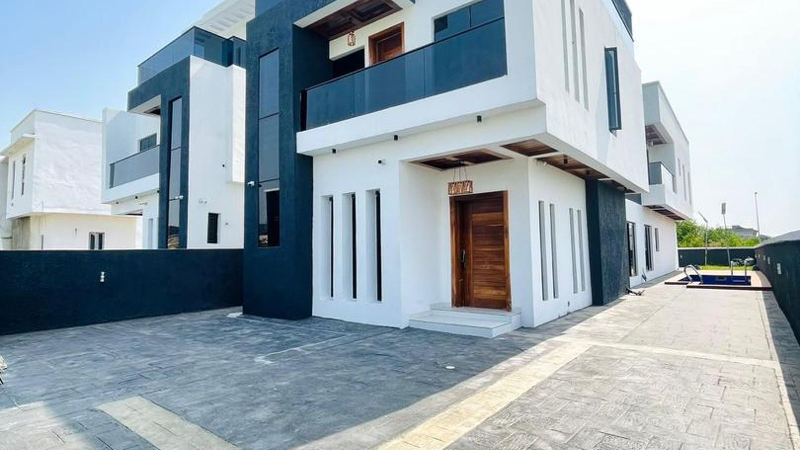 5 Bedroom Fully Detached Duplex