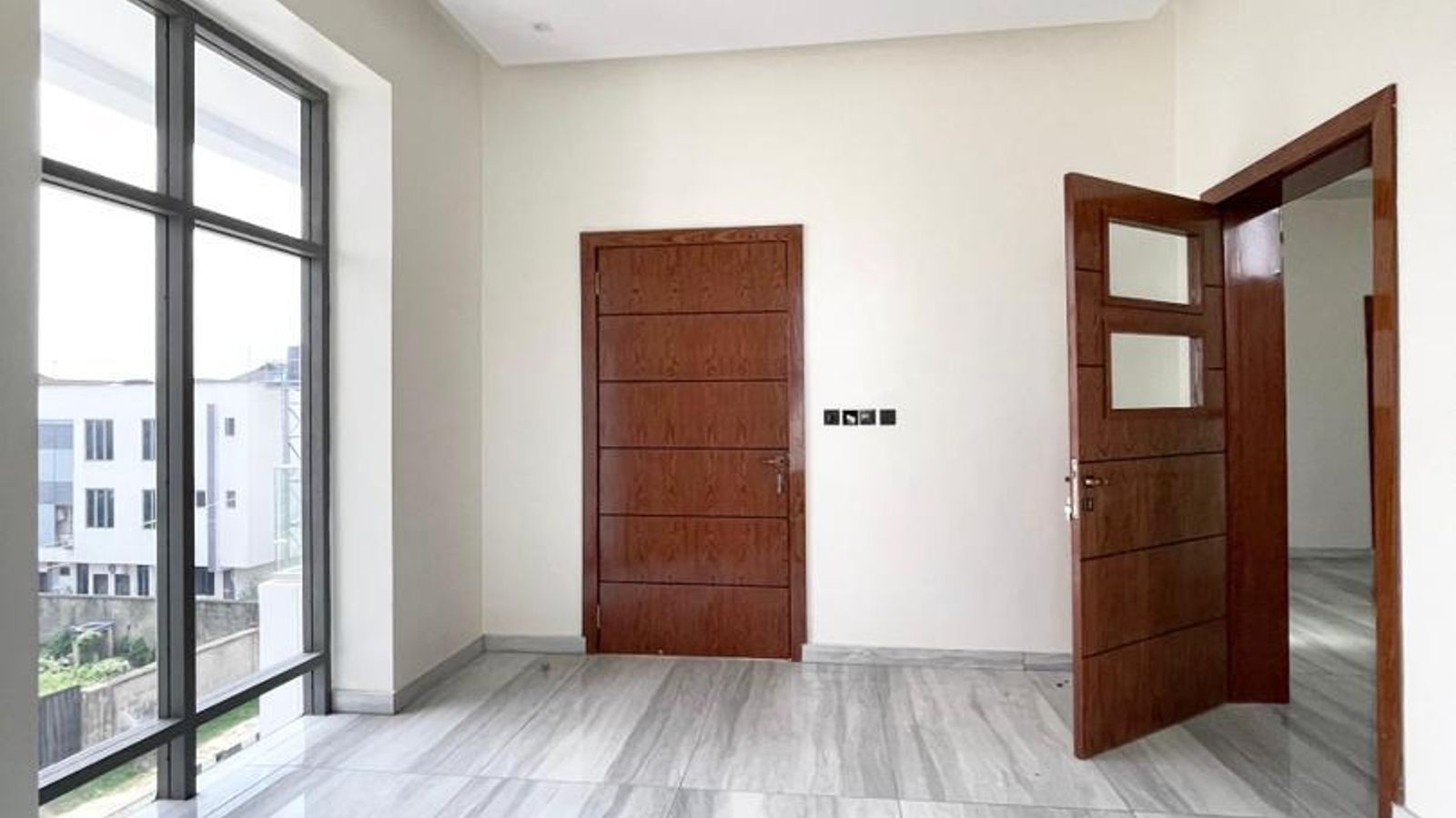 5 Bedroom Fully Detached Duplex