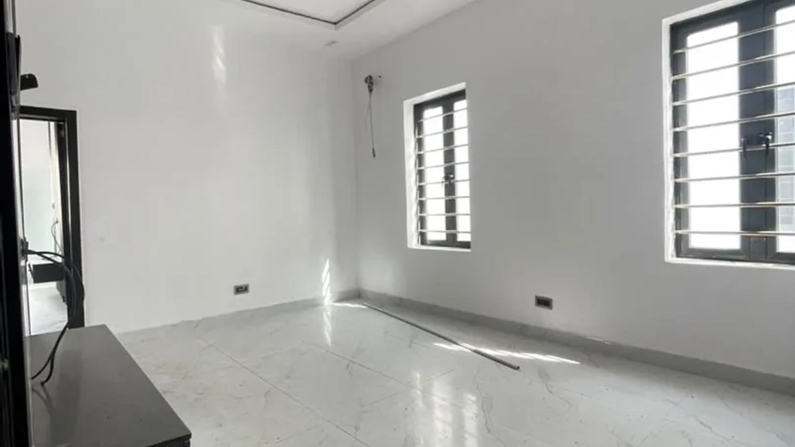 5 BEDROOM FULLY DETACHED DUPLEX WITH BQ