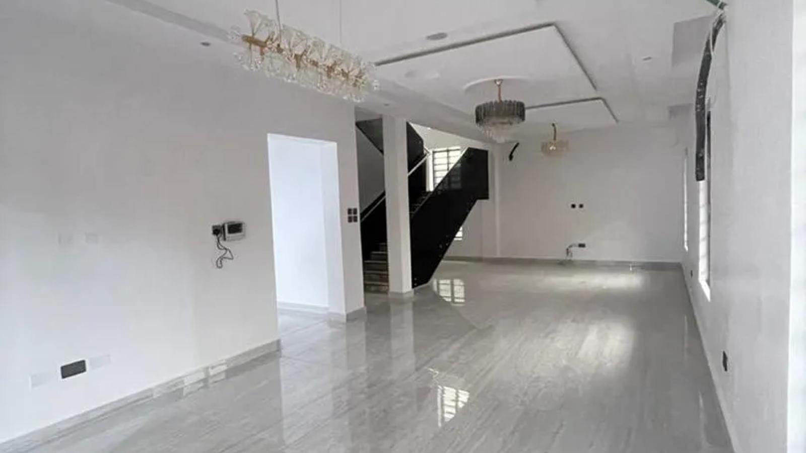 5 Bedroom Fully Detached Duplex