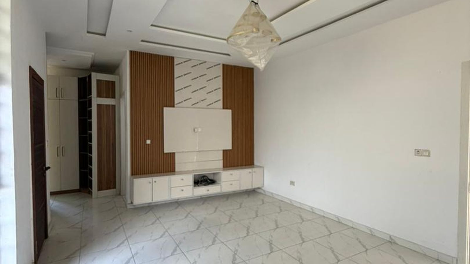 5 Bedroom Fully Detached Duplex