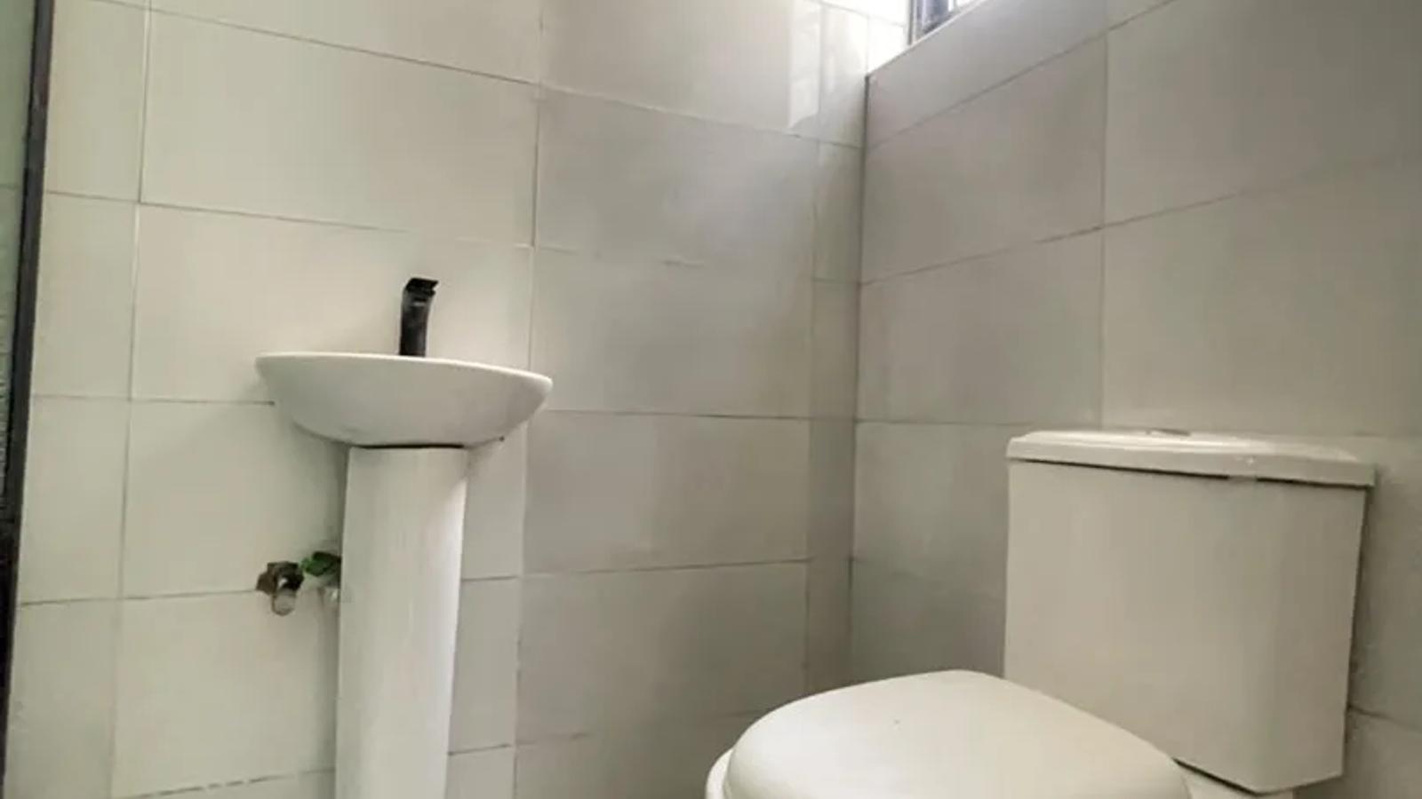 4 BEDROOM FULLY DETACHED DUPLEX