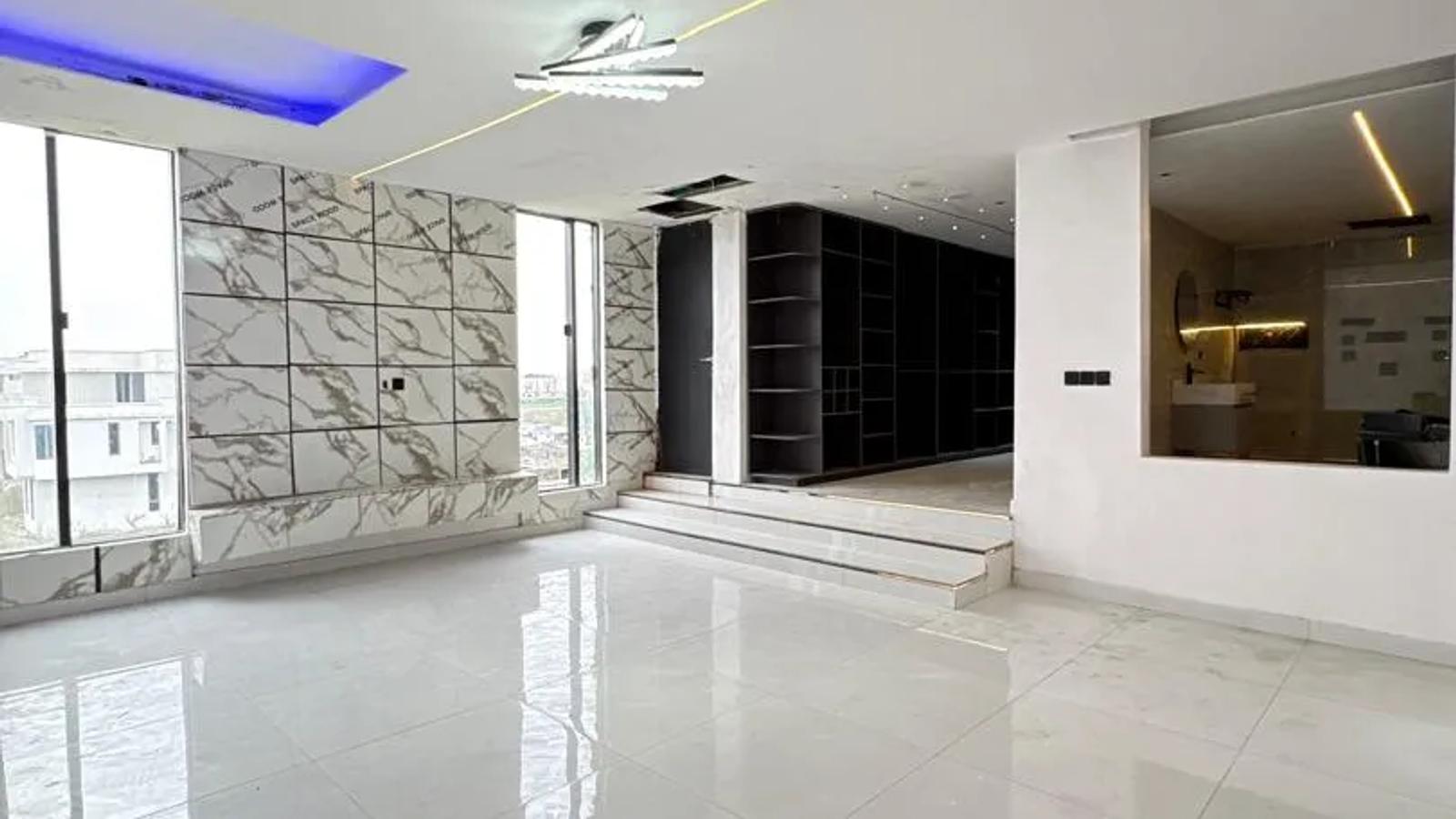 5 Bedroom Fully Detached Duplex