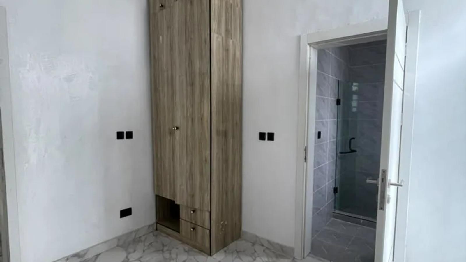 4 BEDROOM SEMI-DETACHED DUPLEX