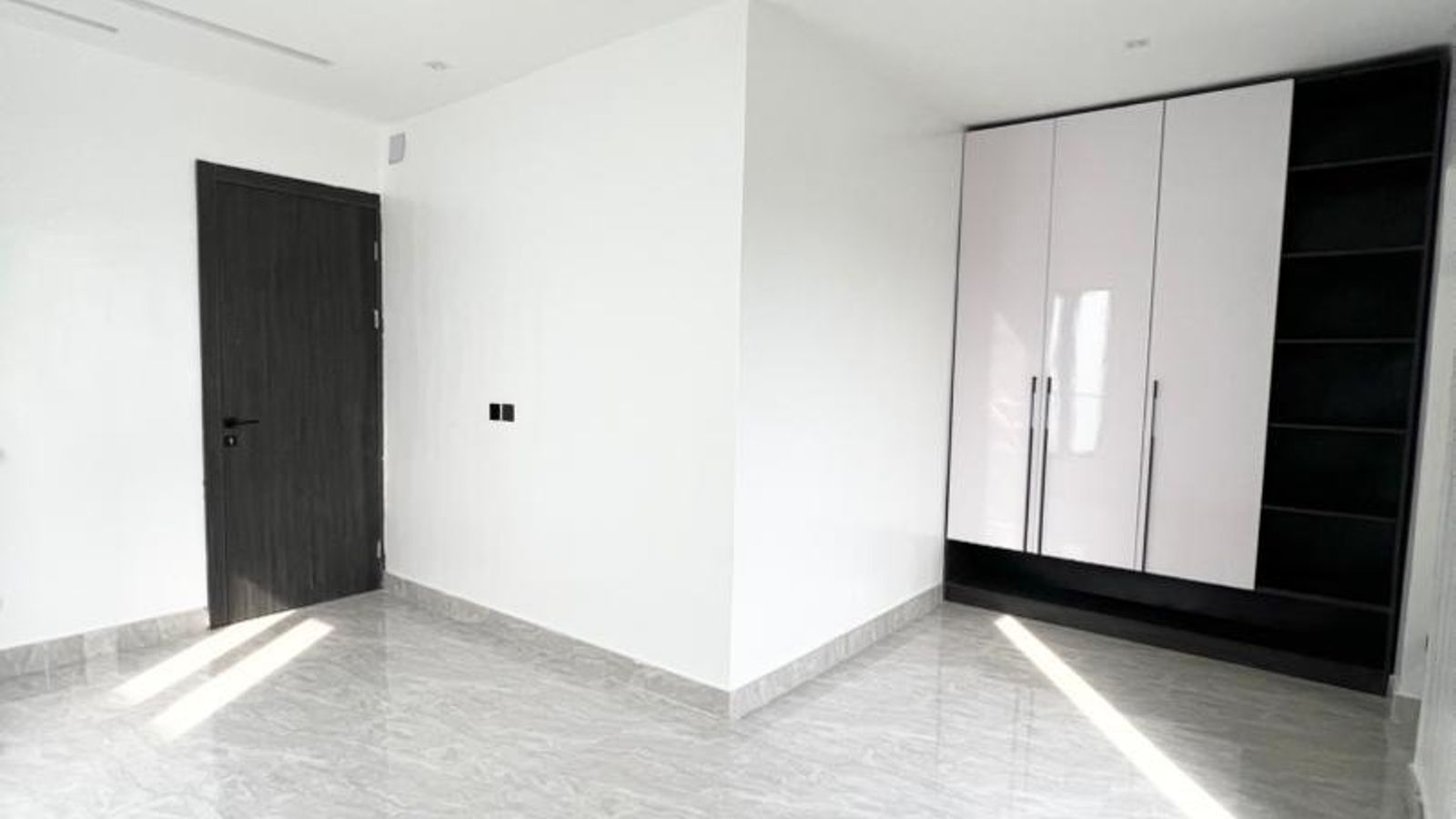 5 Bedroom Fully Detached Duplex