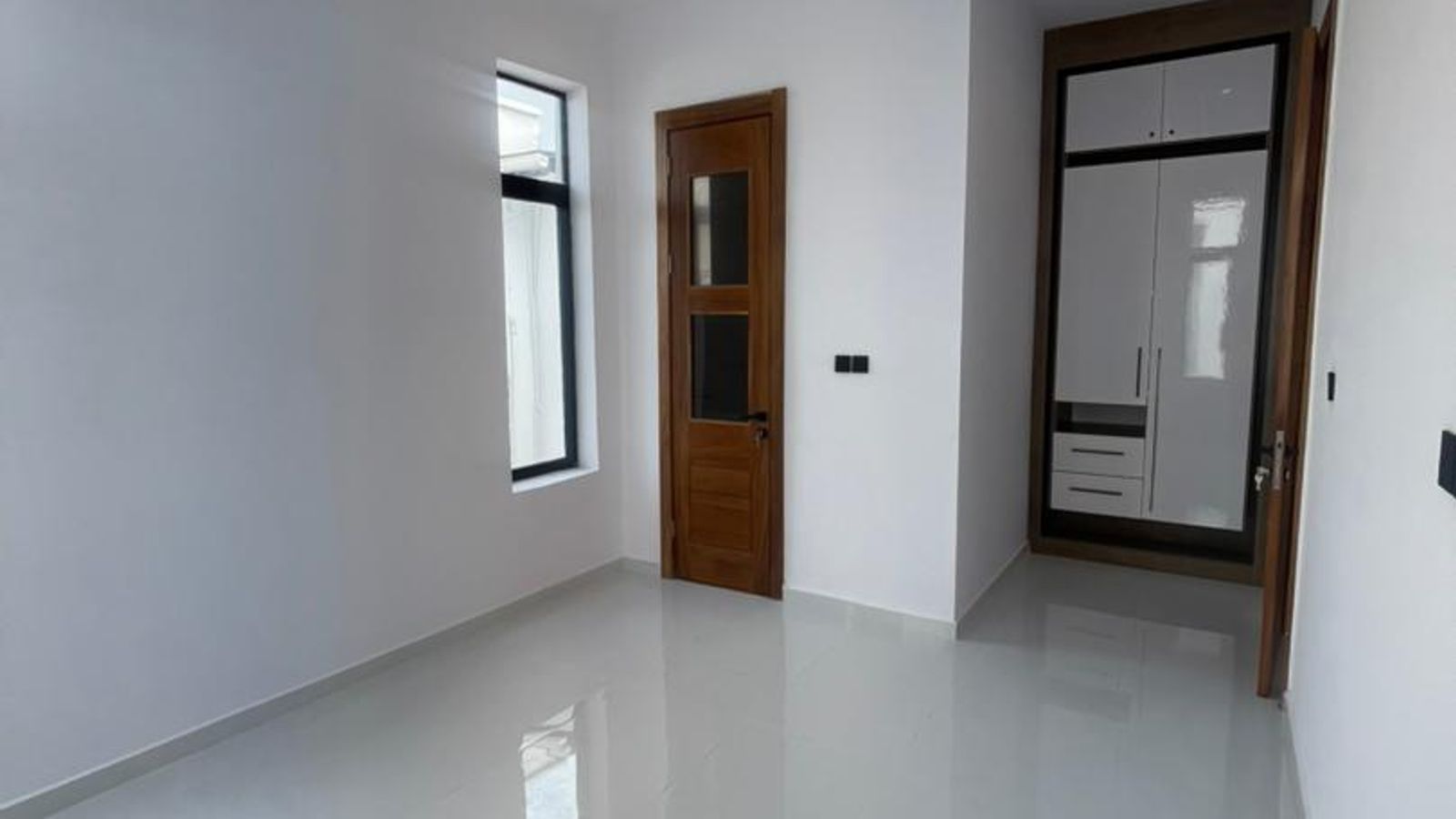 5 Bedroom Fully Detached Duplex