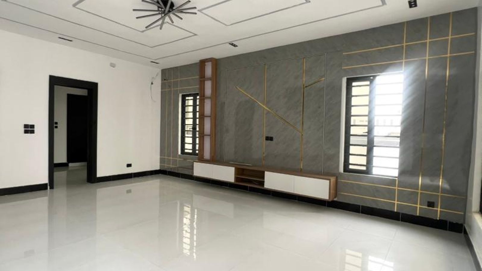 5 Bedroom Fully Detached Duplex