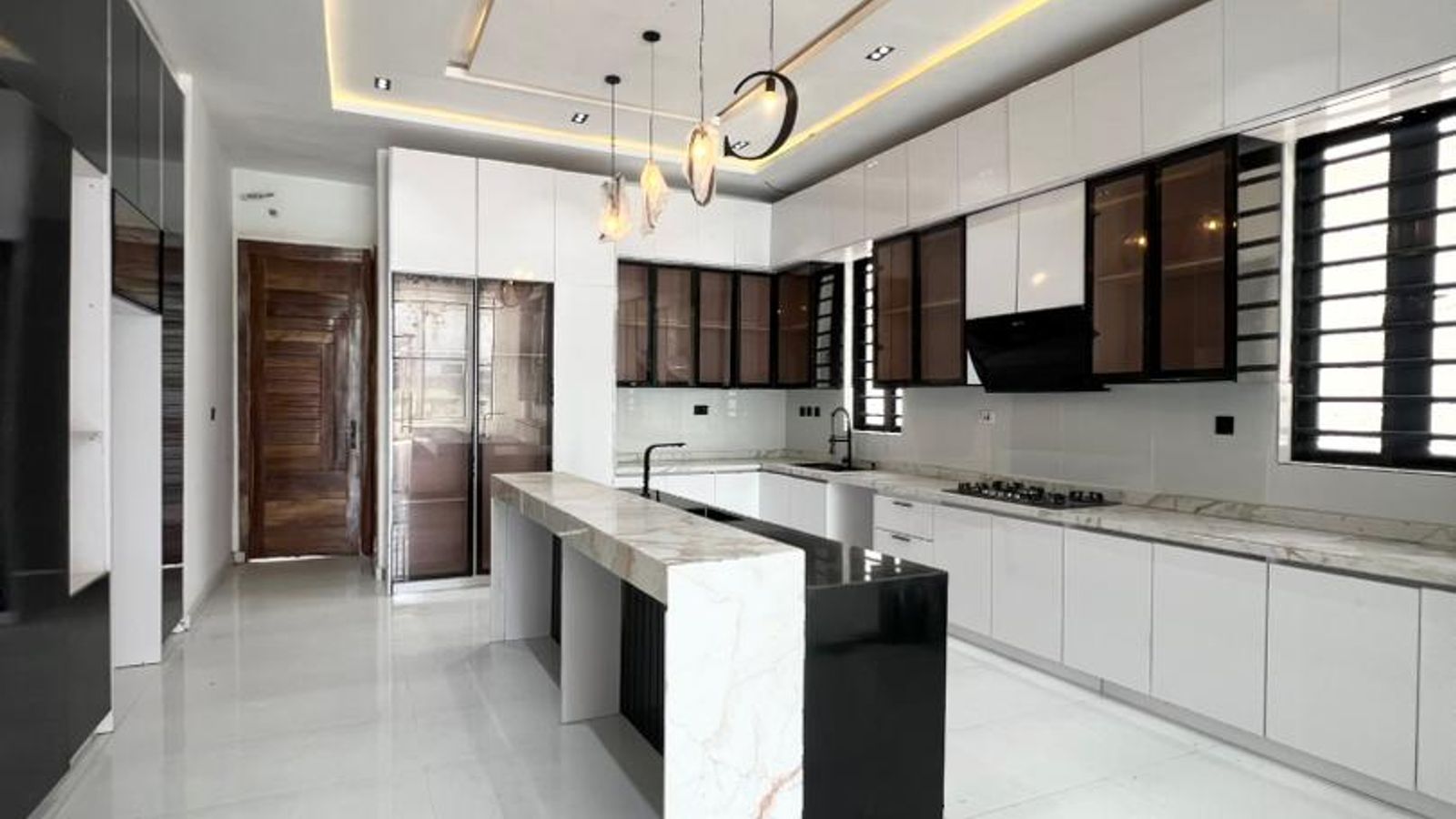 5 Bedroom Fully Detached Duplex