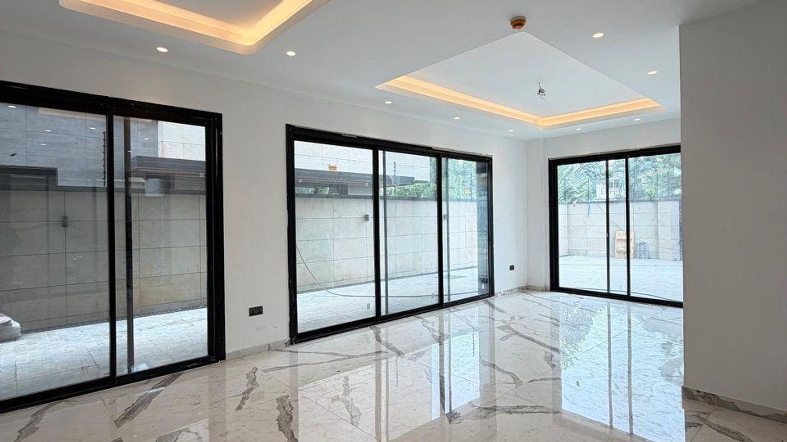 5 Bedroom Fully Detached Duplex