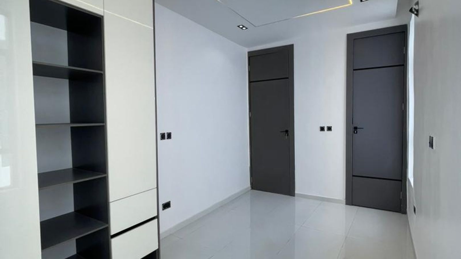 5 Bedroom Fully Detached Duplex