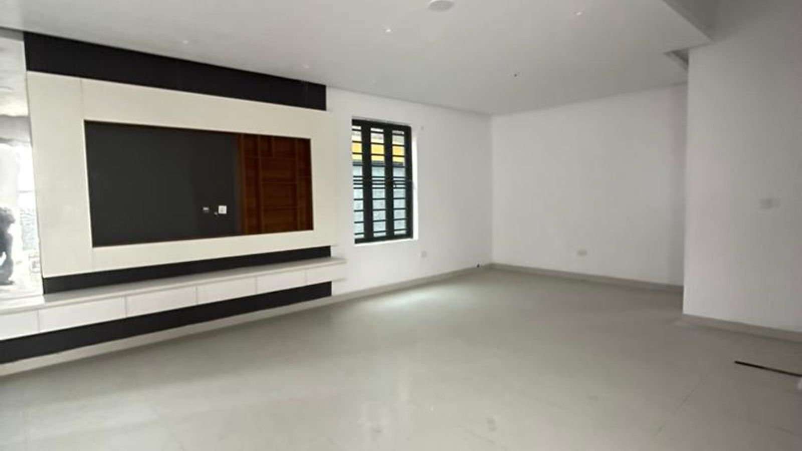 5 Fully Detached Duplex