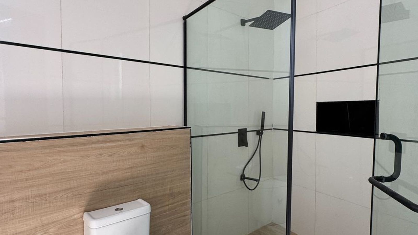 5 Bedroom Fully Detached Duplex