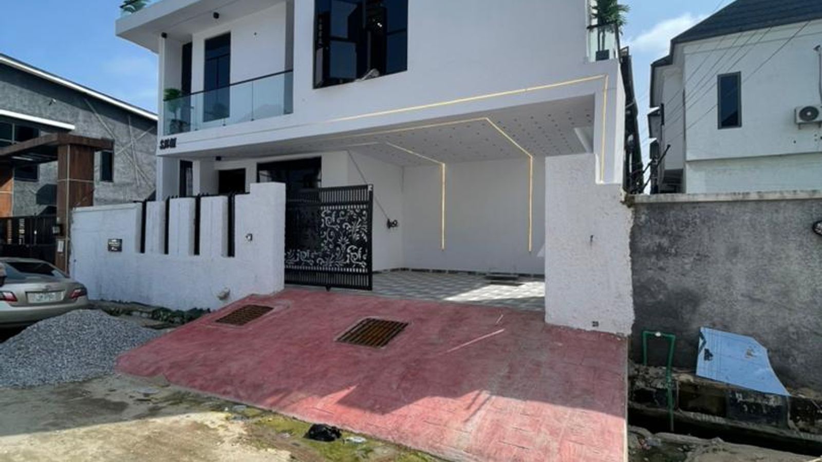 4 Bedroom Fully Detached Duplex