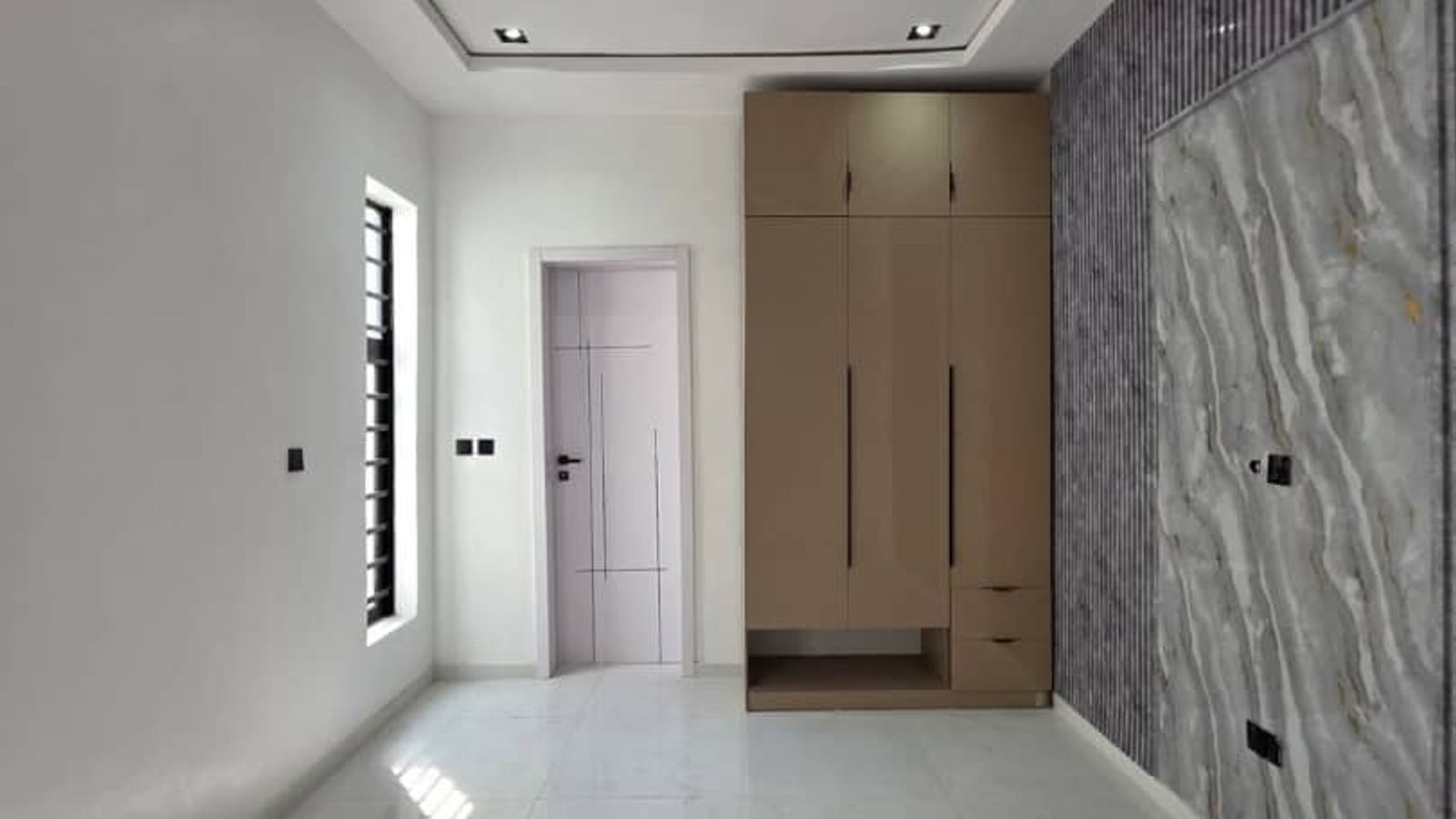 5 Bedroom Fully Detached Duplex