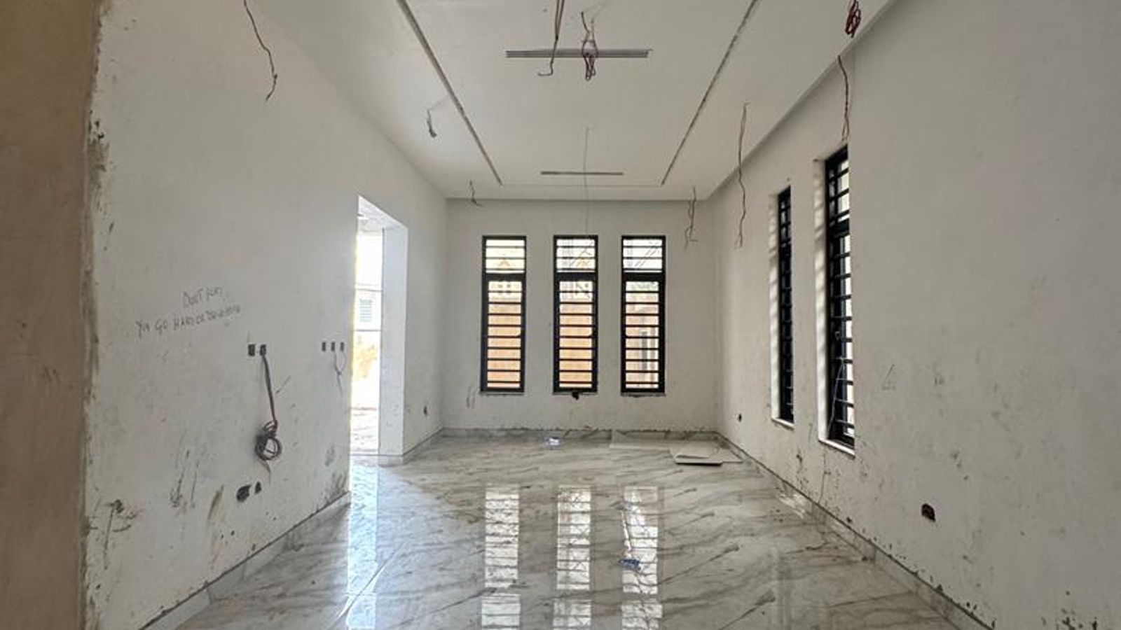 6 Bedroom Fully Detached Duplex