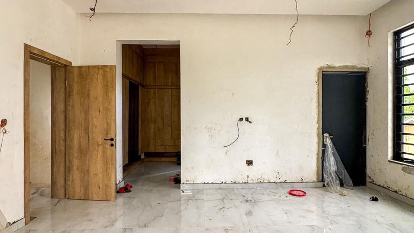 6 Bedroom Fully Detached Duplex