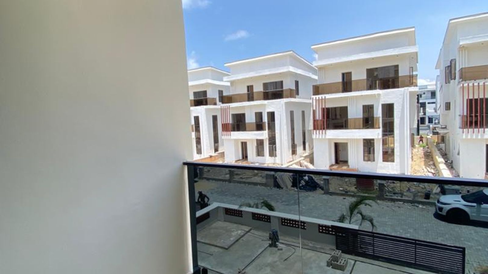 6 Bedroom Fully Detached Duplex