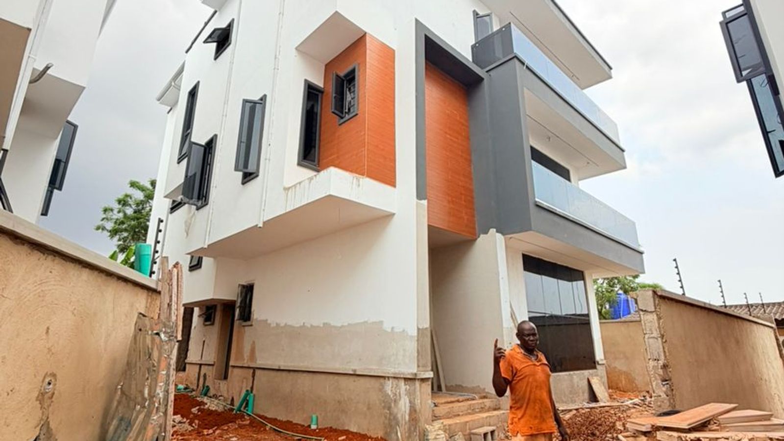 4 Bedroom Fully Detached Duplex