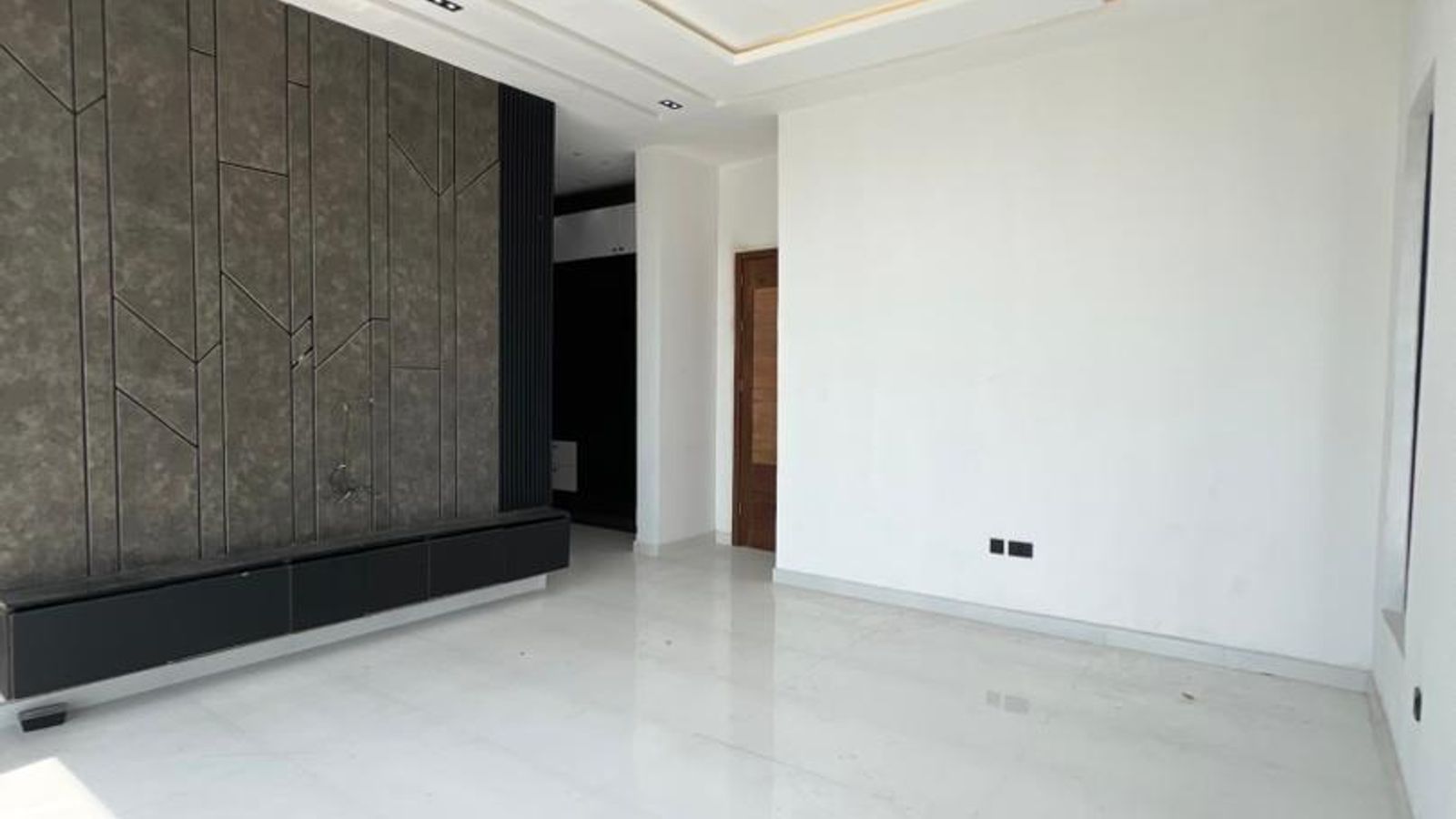 5 Bedroom Fully Detached Duplex