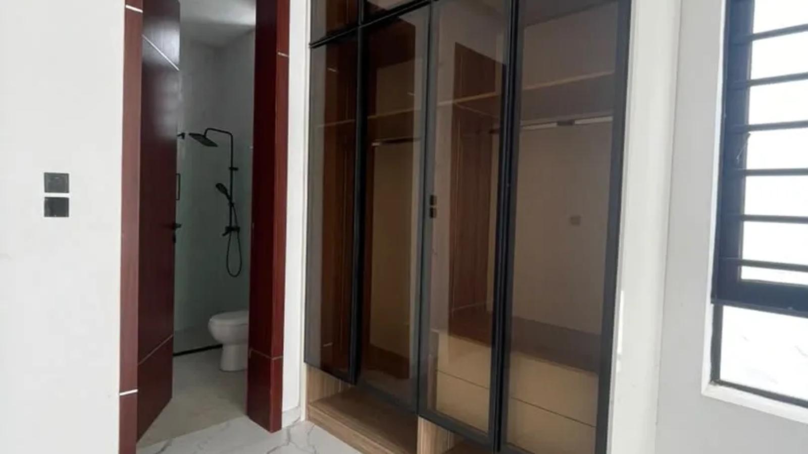 5 BEDROOM FULLY DETACHED DUPLEX WITH BQ
