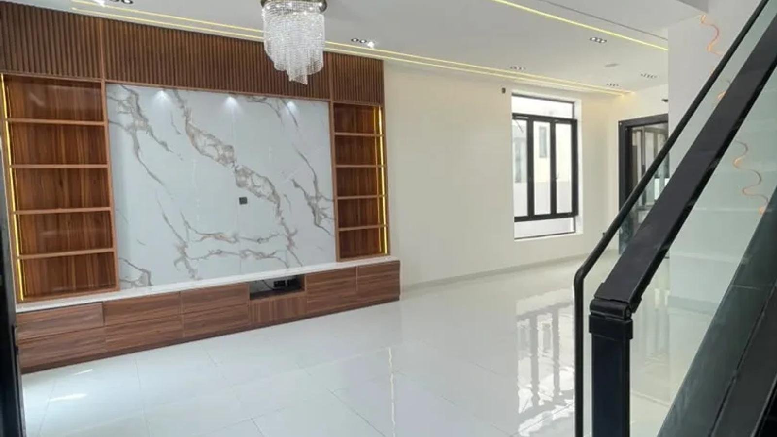 4 BEDROOM FULLY DETACHED DUPLEX WITH BQ
