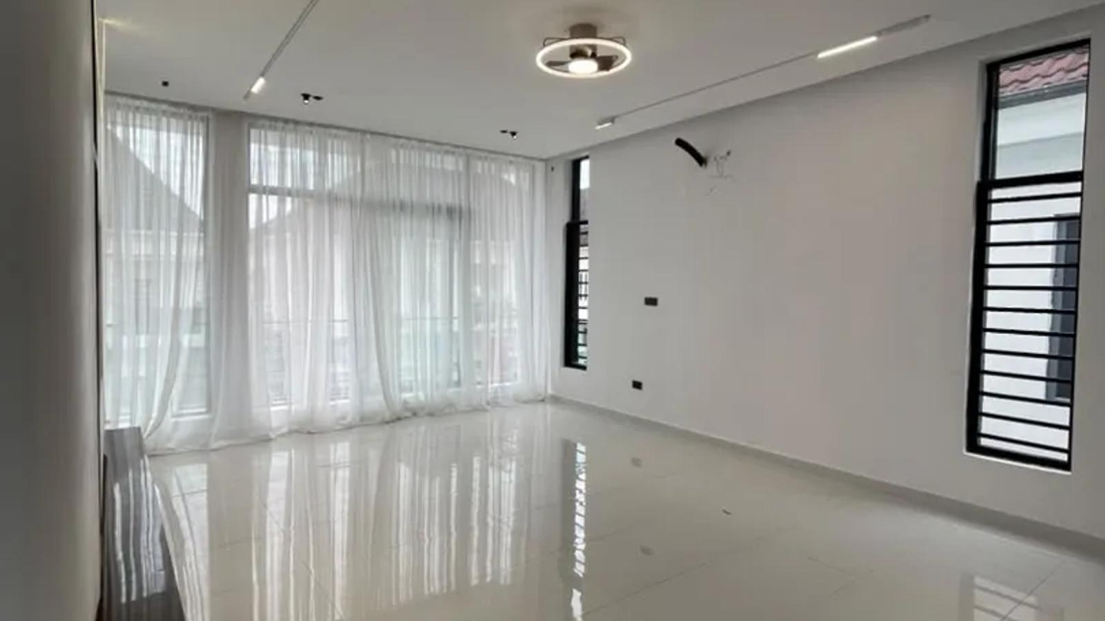 5 Bedroom Fully Detached Duplex