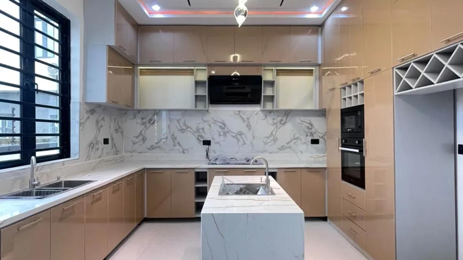 5 Bedroom Fully Detached Duplex
