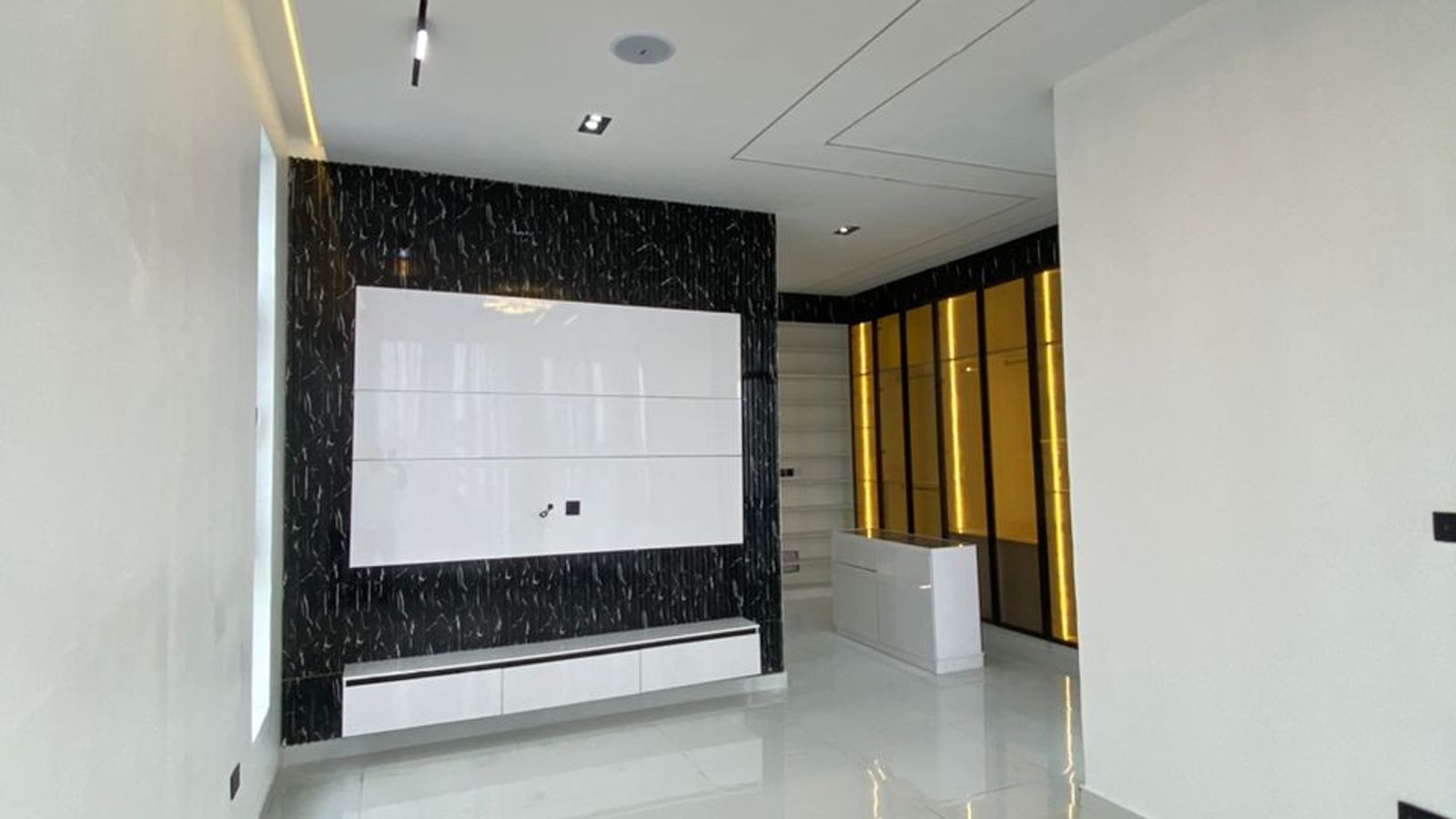 5 Bedroom Fully Detached Duplex