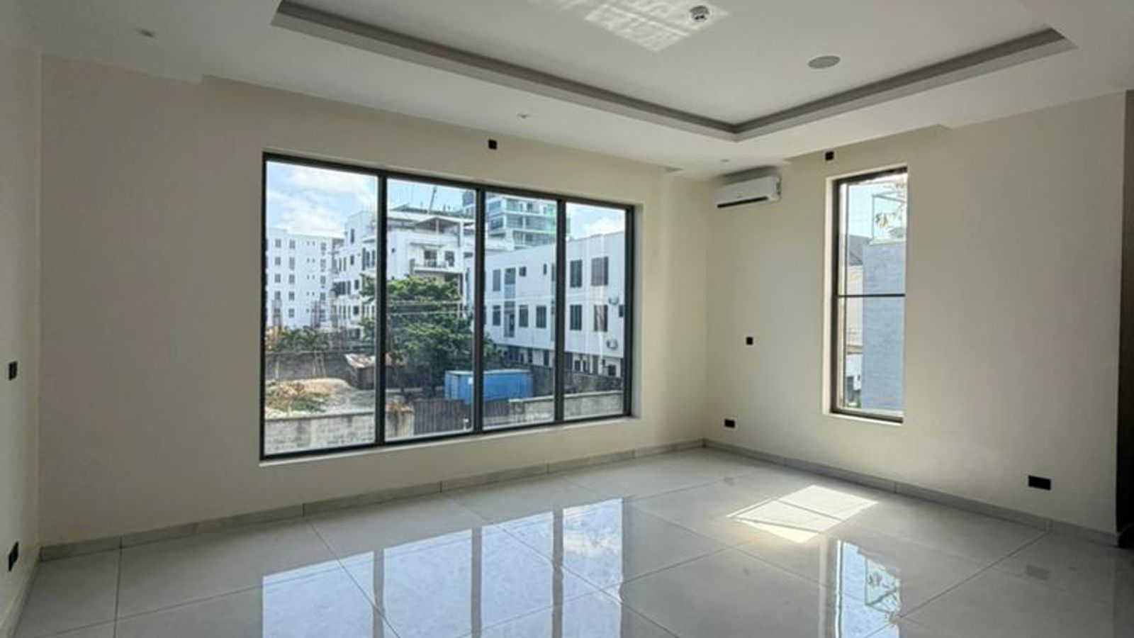 5 Bedroom Fully Detached Duplex