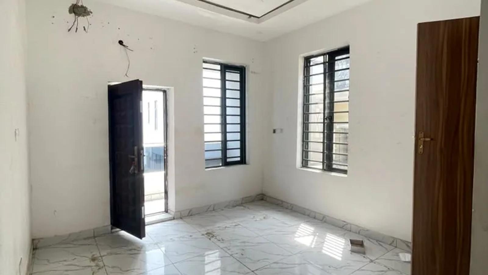 5 Bedroom Fully Detached Duplex