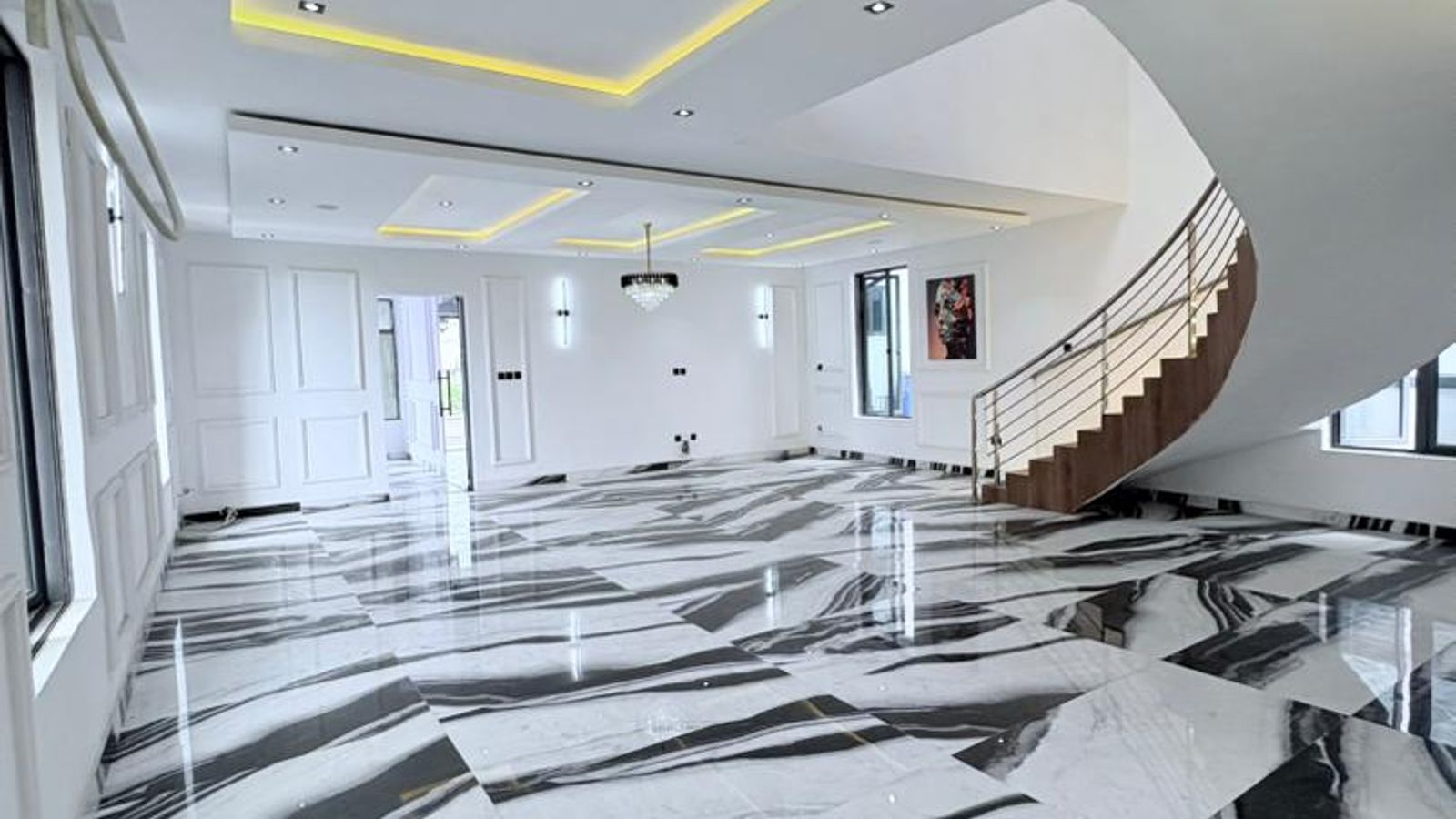 6 Bedroom Fully Detached Duplex